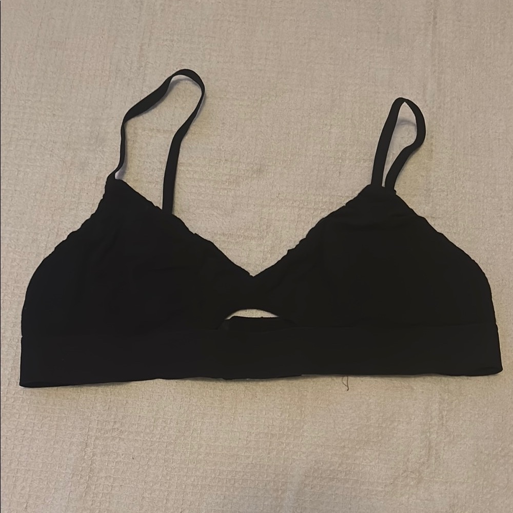 Anemone Black Wireless Bralette with Keyhole Detail